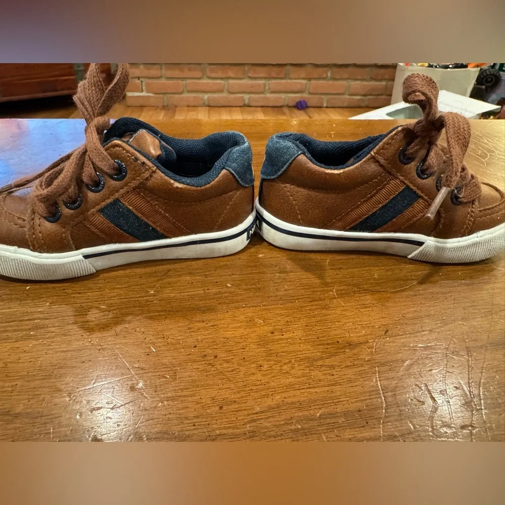 Nautica Toddler Boy Size 5 Faux Leather Sneakers